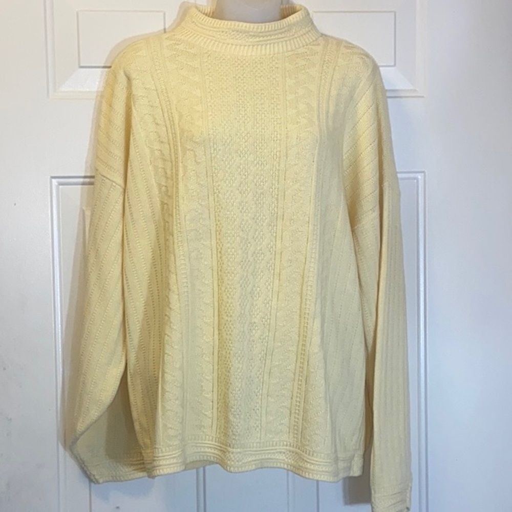 Basic EditionS Sweater Made In USA Size M Unisex